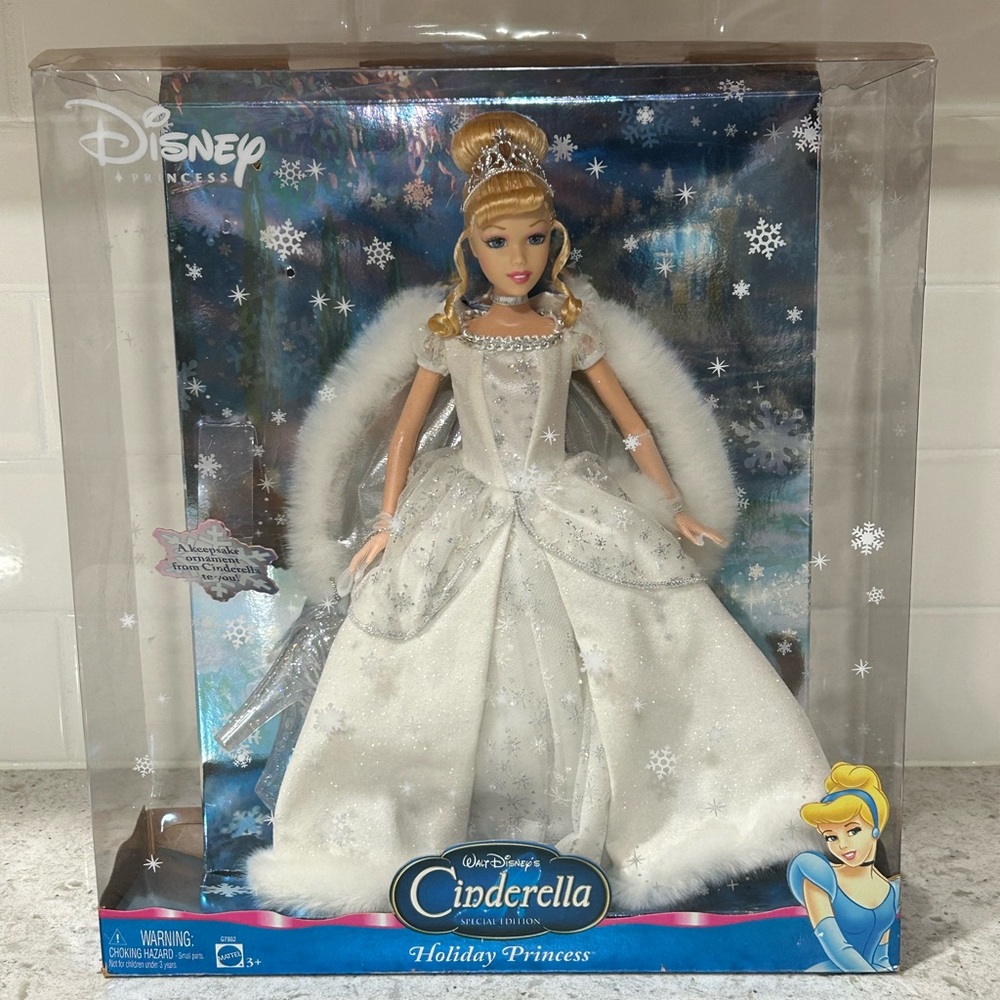 Walt Disney CINDERELLA Special Edition HOLIDAY PRINCESS + Glass Slipper Ornament